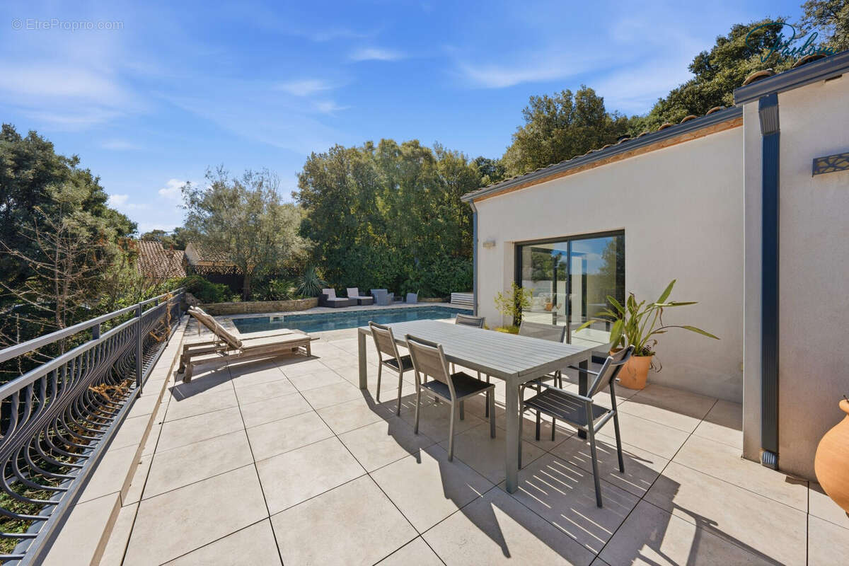 Maison à VIOLS-LE-FORT