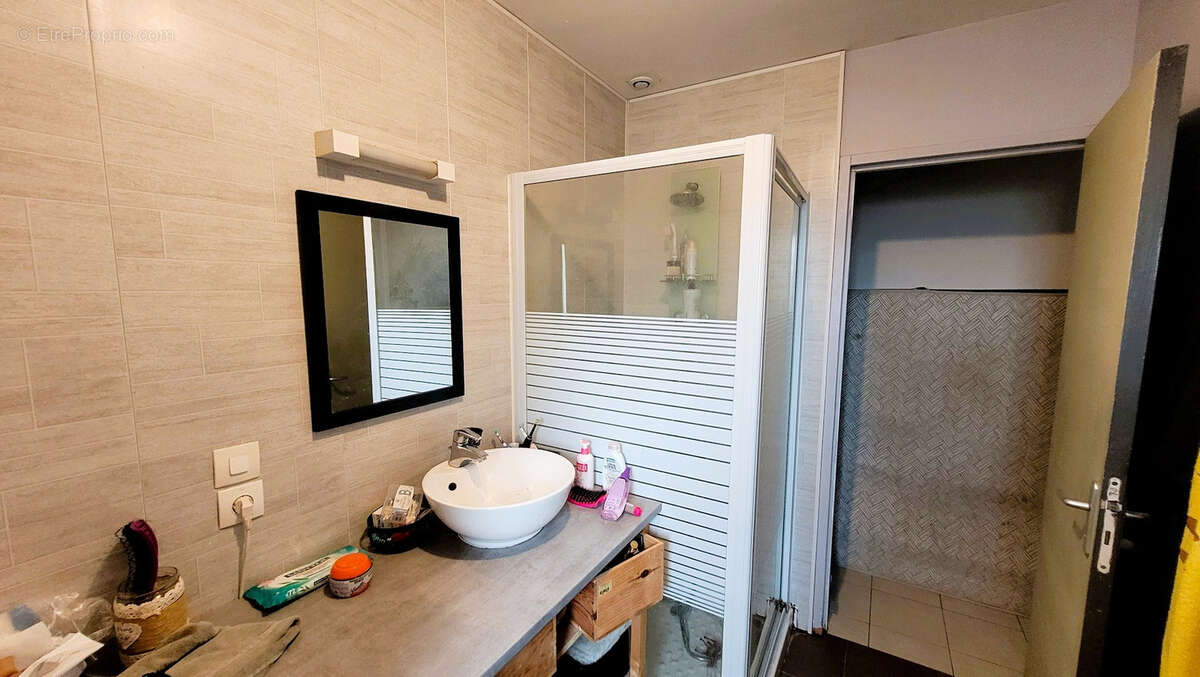 Maison à LA CHAPELLE-ROUSSELIN