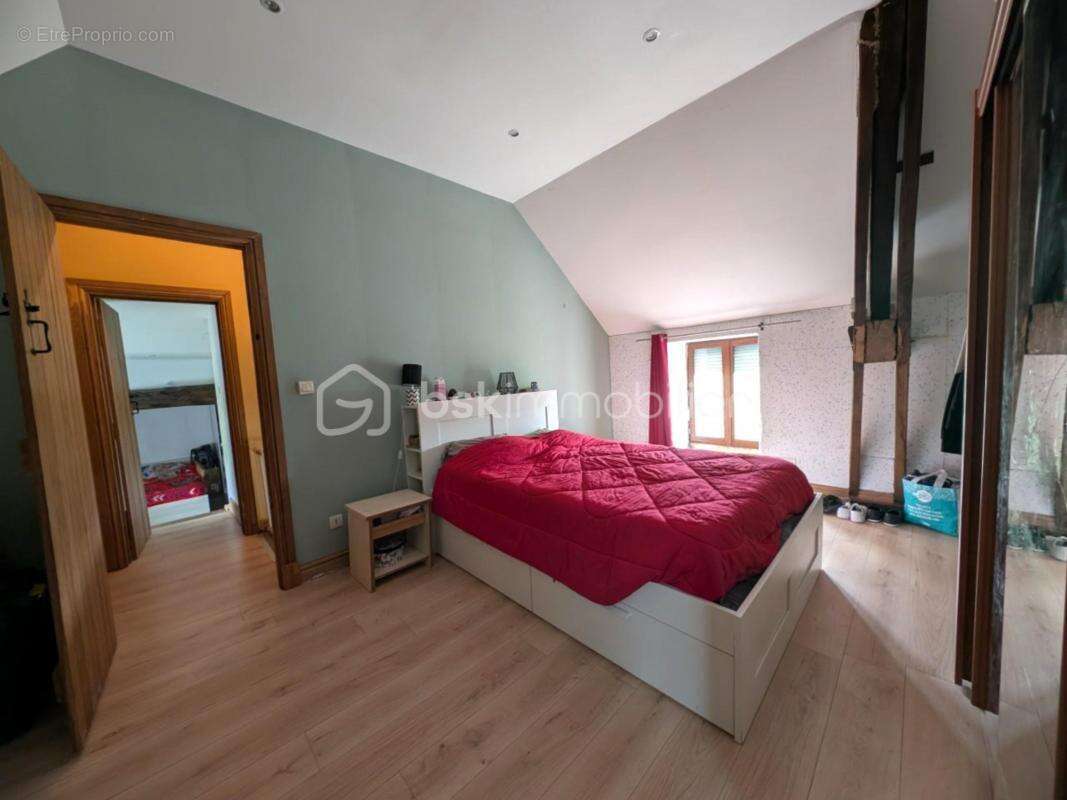 Maison de campagne offrant un beau potentiel ! - photo 12
