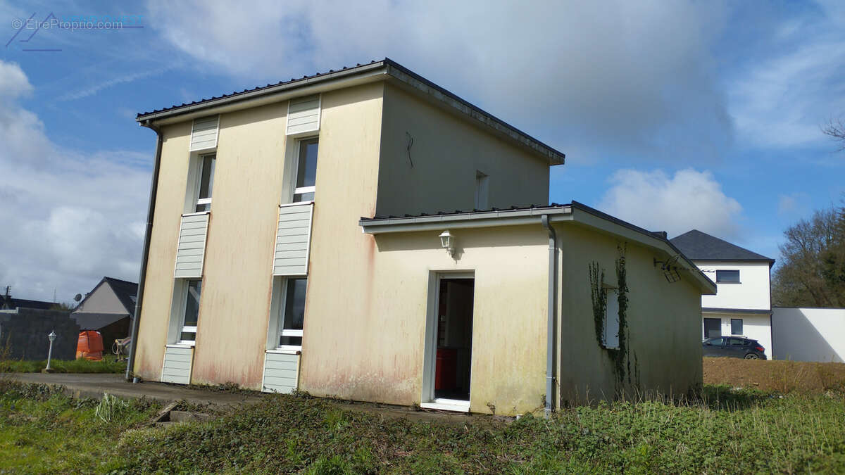 Maison 94 m² à Coray  - photo 2