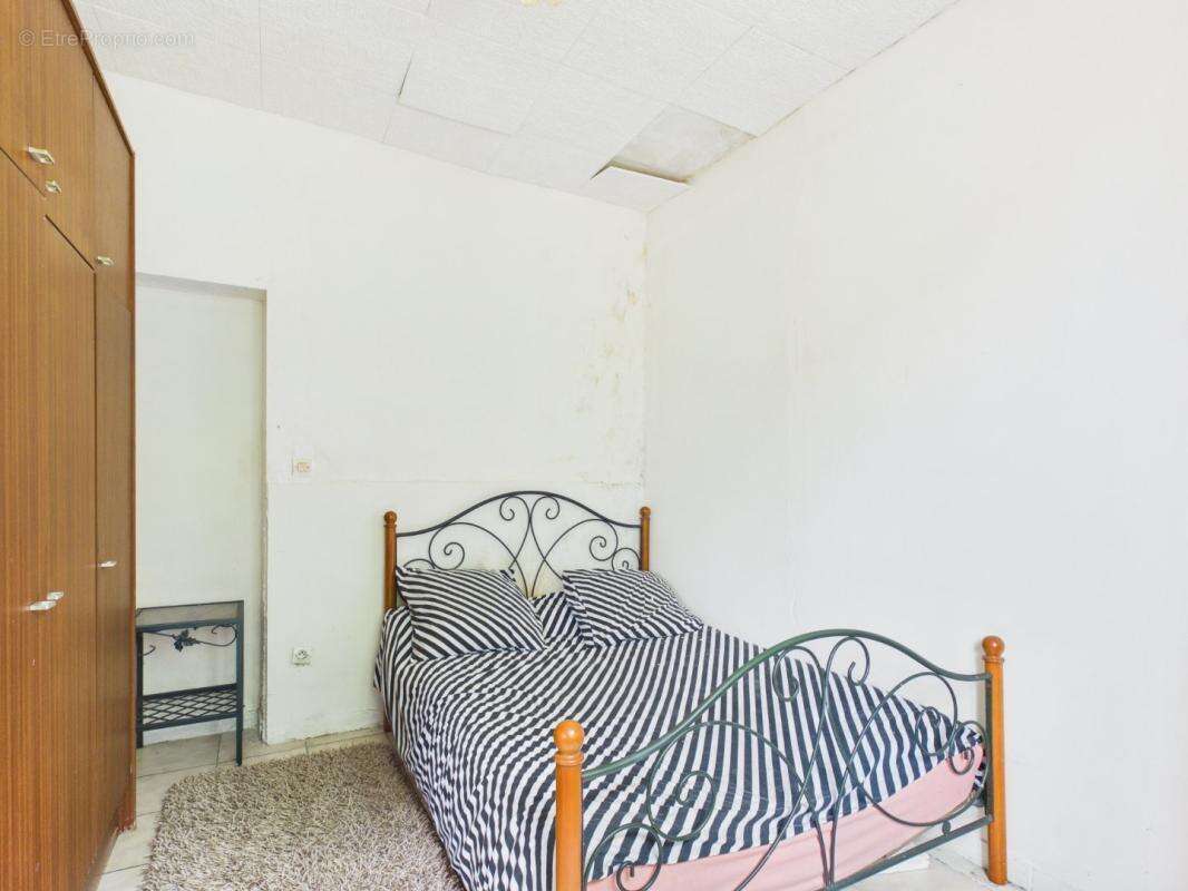 Maison 154 m² à Clastres  - photo 3