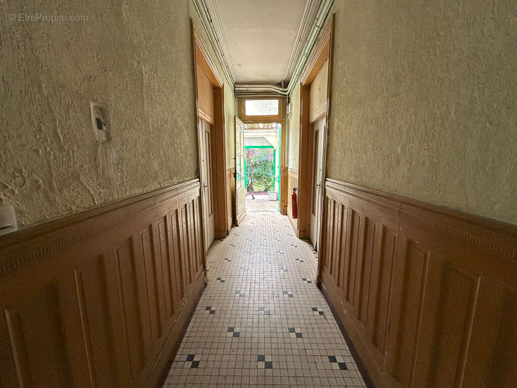 Bordeaux Chartrons - Immeuble de 562m² avec un jardin de 350m² - photo 2