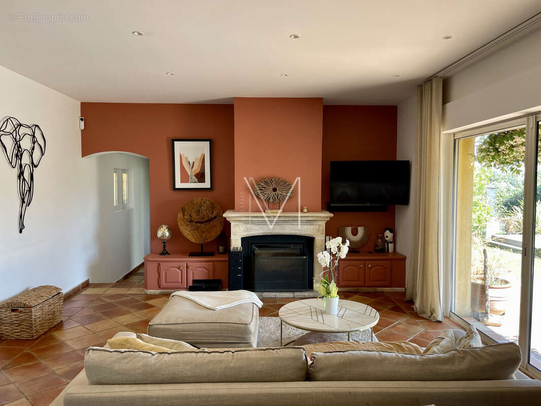 Maison à PLAN-DE-LA-TOUR