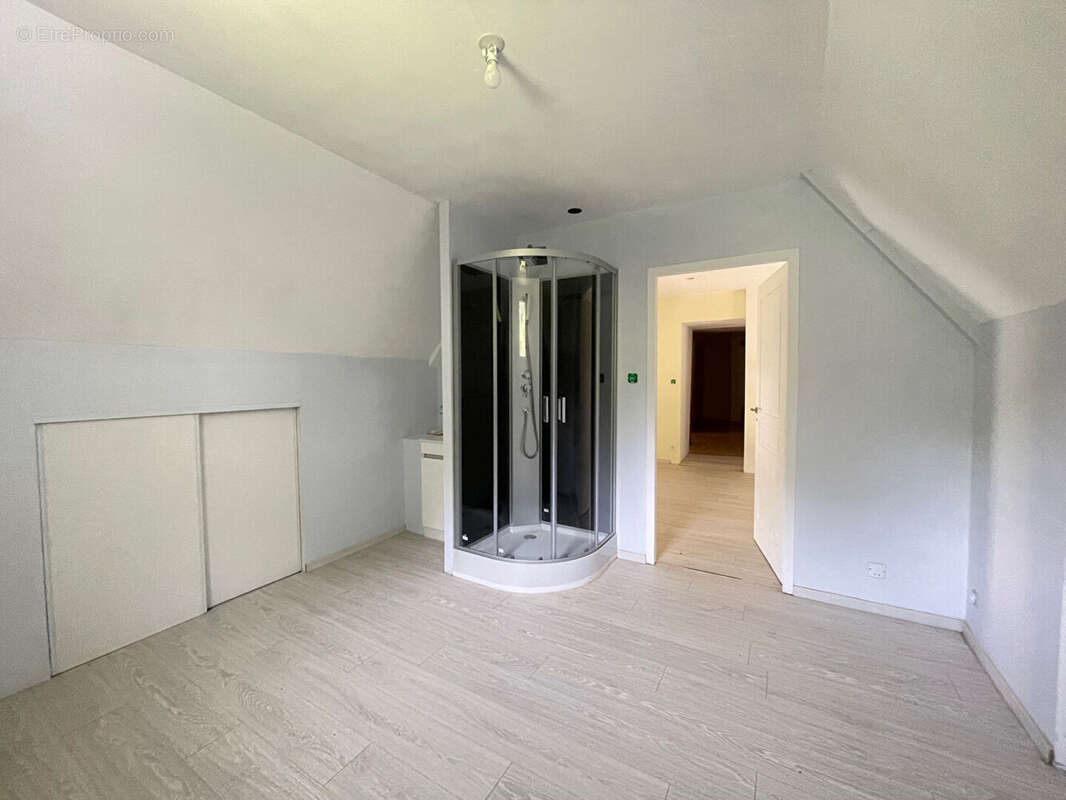 Maison à LA CHAPELLE-DES-MARAIS