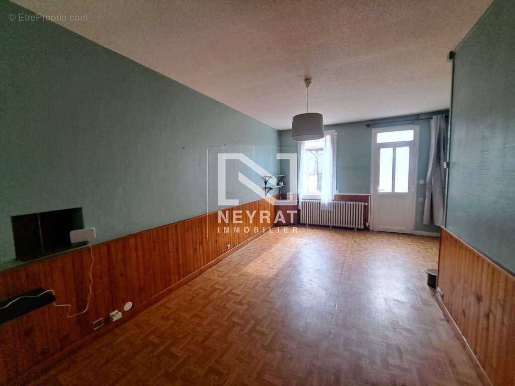 Maison à SAINT-FORGEOT