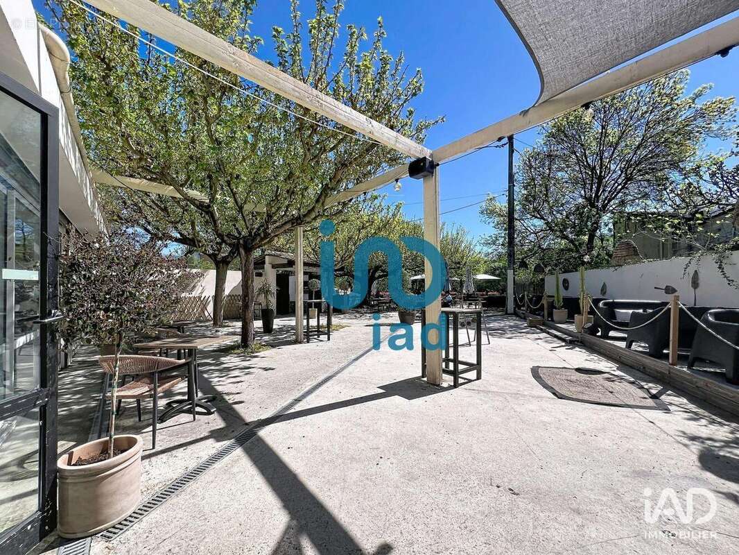 Photo 5 - Commerce à L'ISLE-SUR-LA-SORGUE