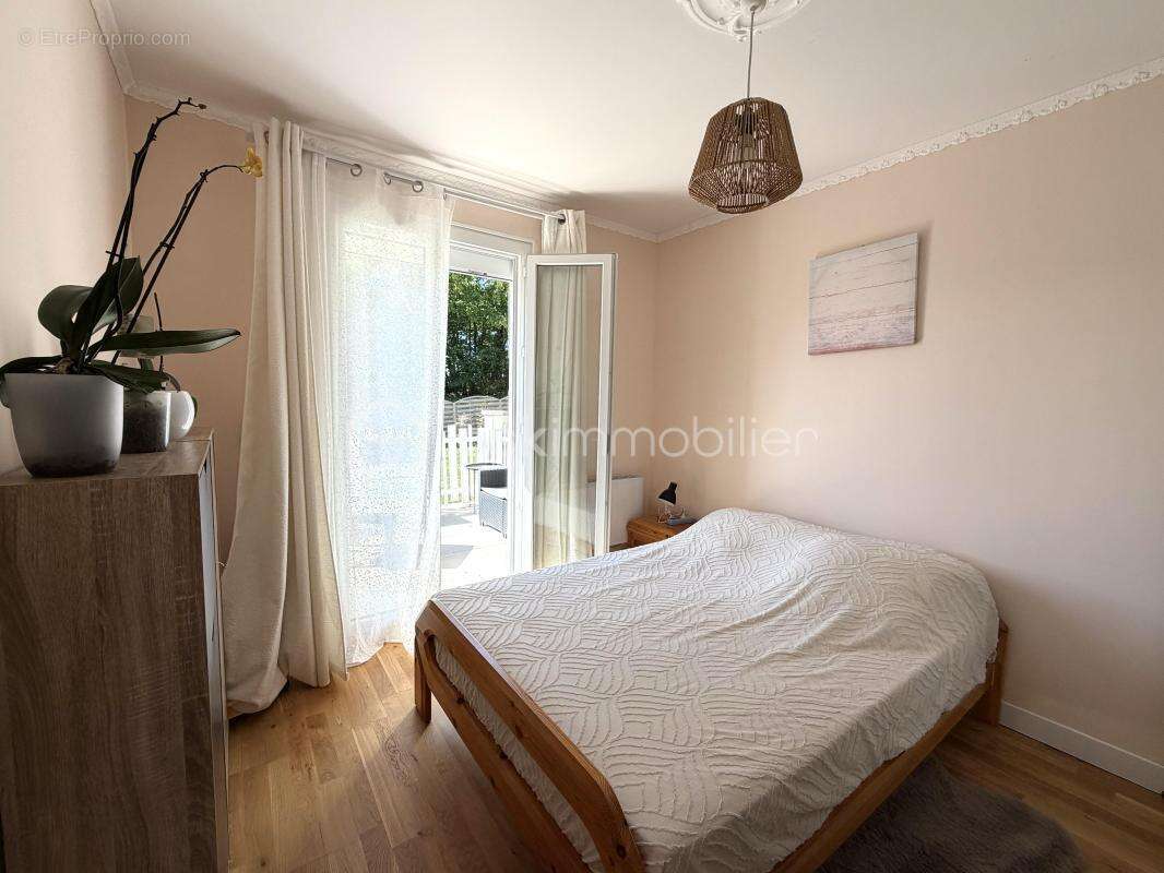 Maison familiale avec sous-sol, 4 chambres , dépendance et bois - photo 17