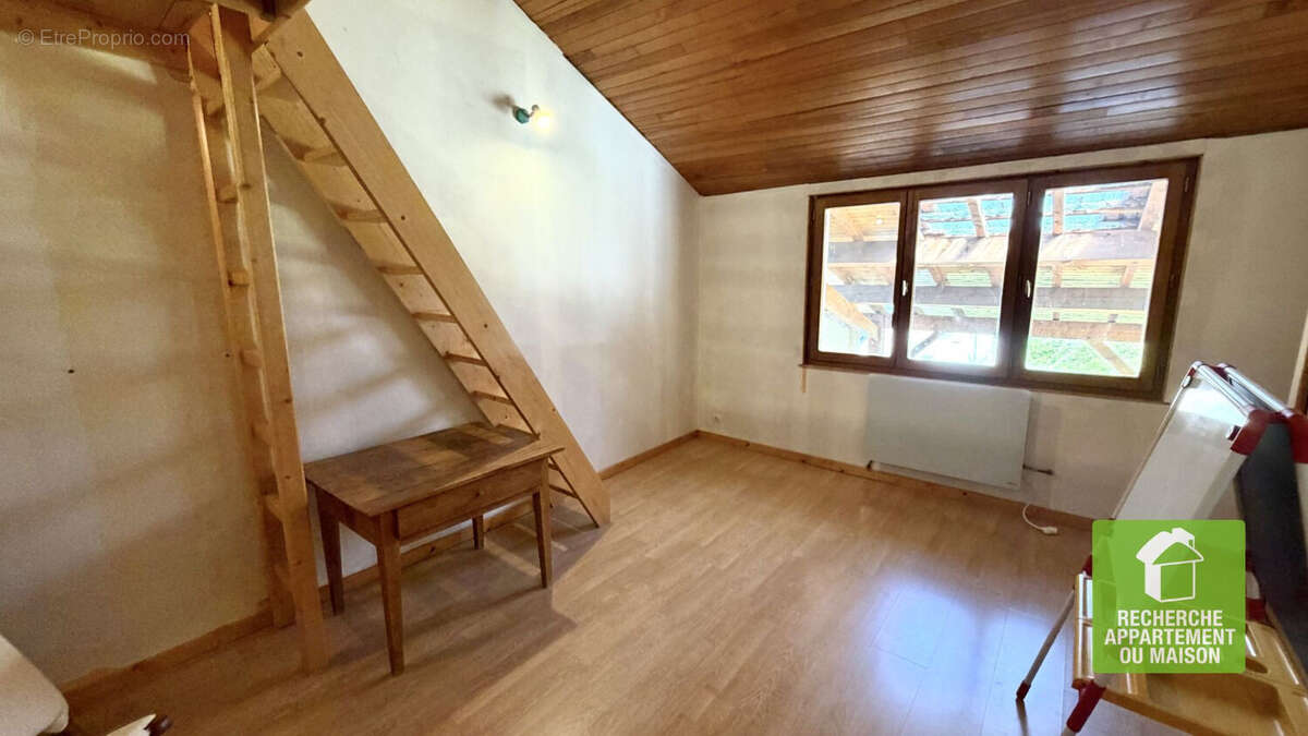 Maison à CHAVANOZ