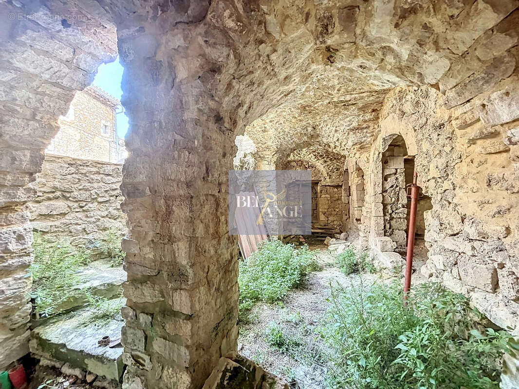 Maison à LABASTIDE-DE-VIRAC