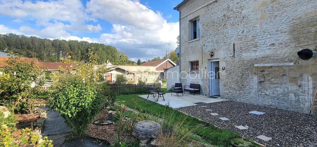 Maison familiale en pierre 4 chambres - photo 2