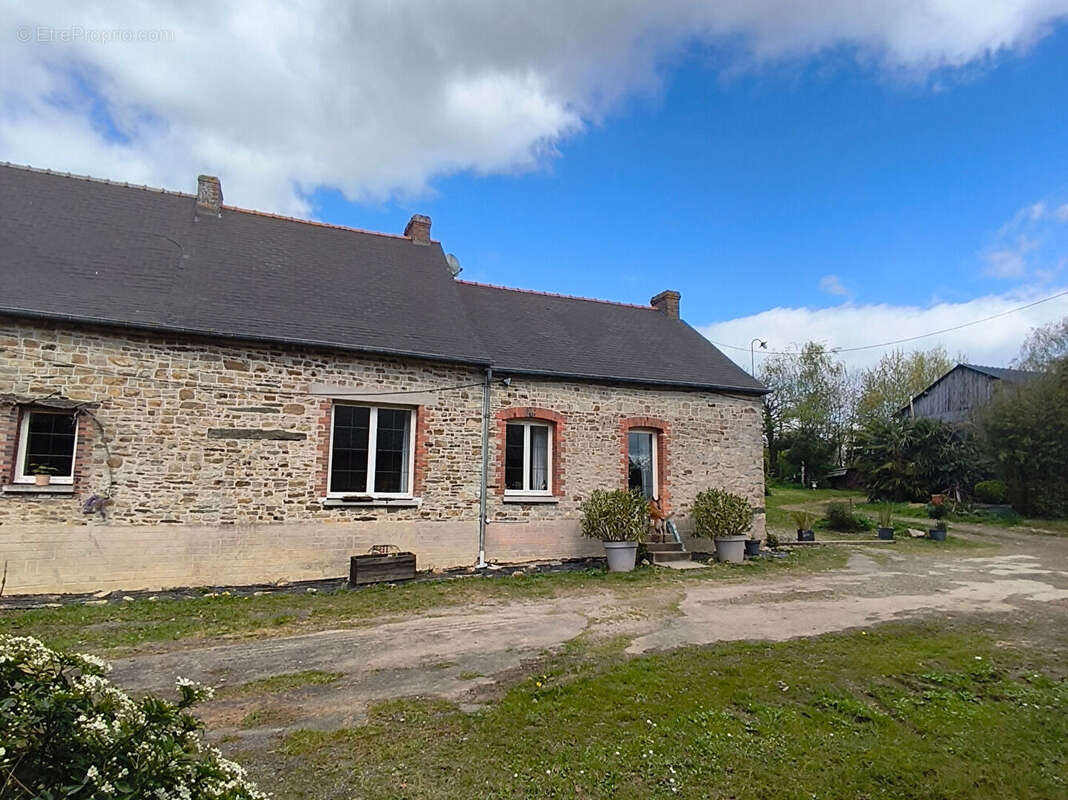 Maison à LALLEU