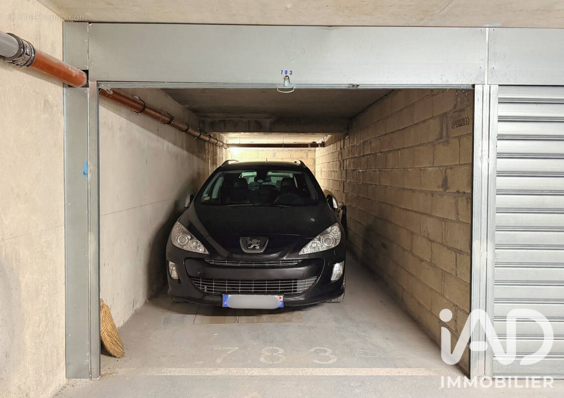 Photo 1 - Parking à PARIS-19E