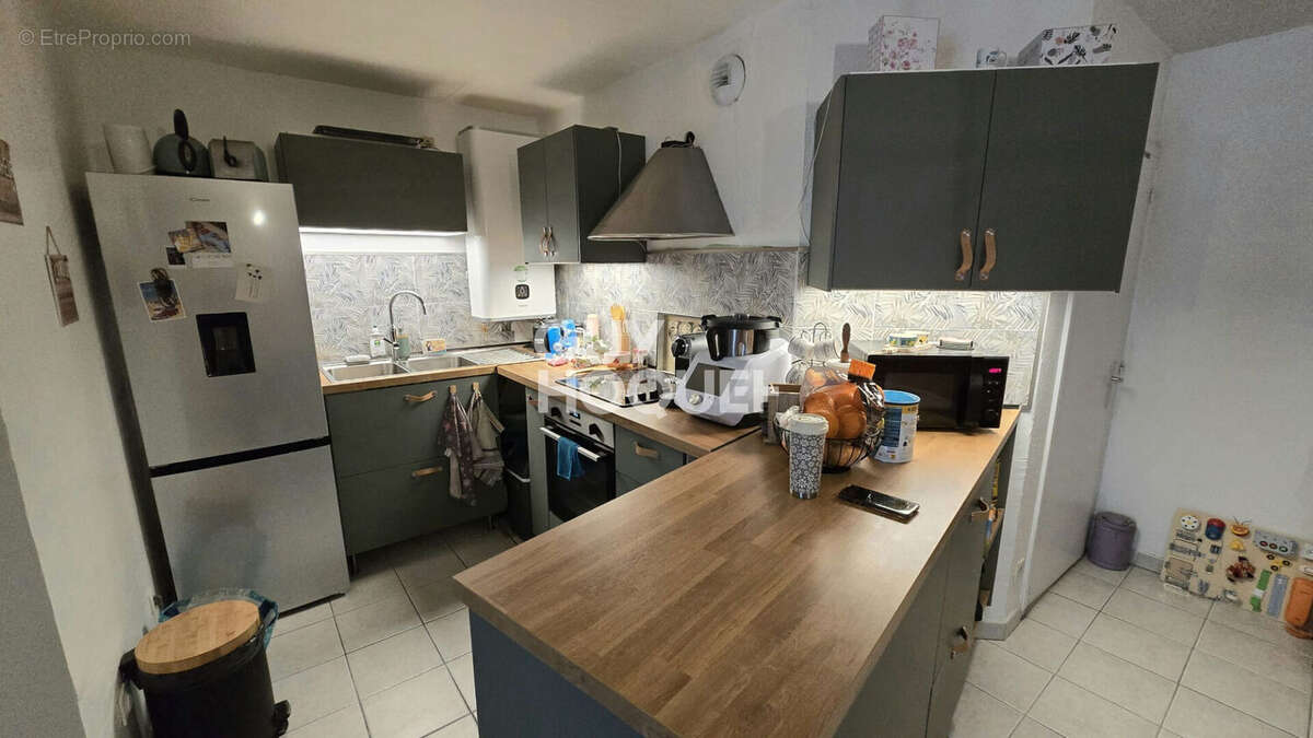 Appartement à COURNONTERRAL