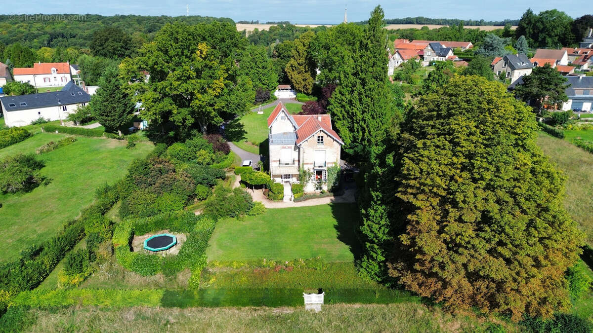 Maison à CHAMOUILLE
