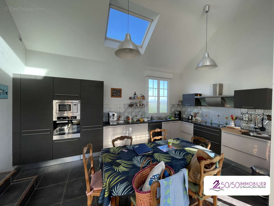 Maison à PLOUNEVEZ-LOCHRIST