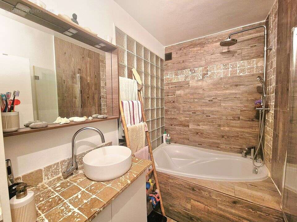 Appartement à MARSEILLE-11E