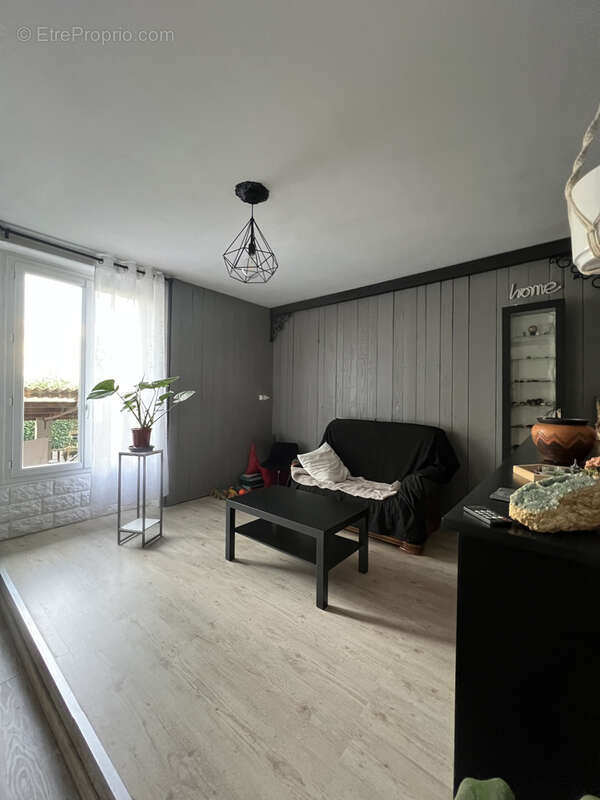 Appartement à FRAISSES