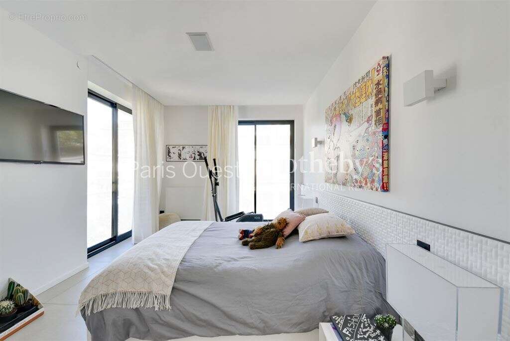 Appartement à NEUILLY-SUR-SEINE