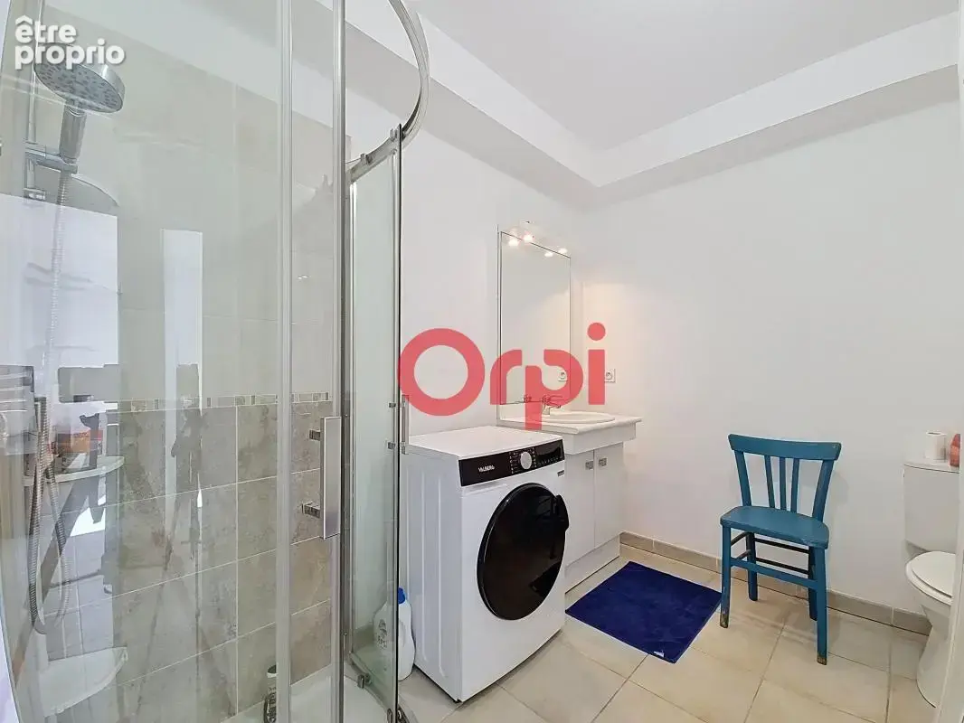 Appartement À Vendre T2 de 41 m² , ascenseur, terrasse et place privative sous-sol LA SEYNE SUR MER - photo 8