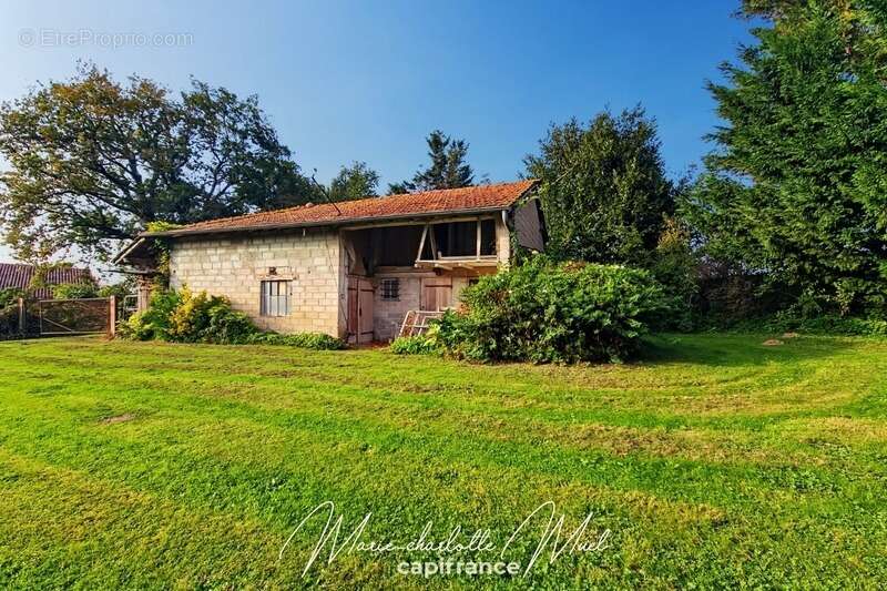 Maison à SAINT-BENIGNE