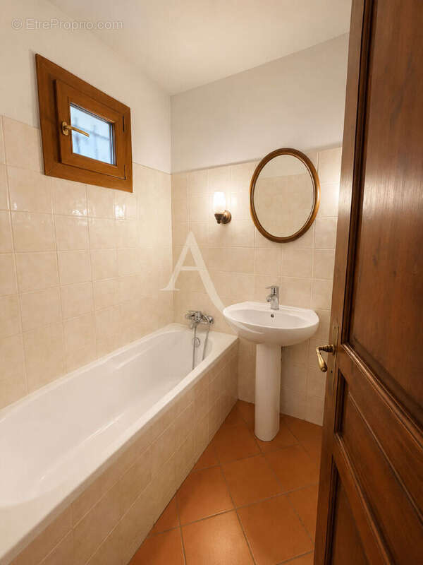 Maison familiale de 110 m² avec 4 chambres et beau terrain de 445 m² - photo 11