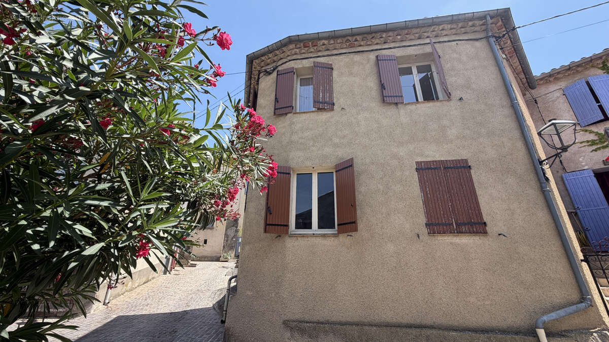 Maison à GREOUX-LES-BAINS
