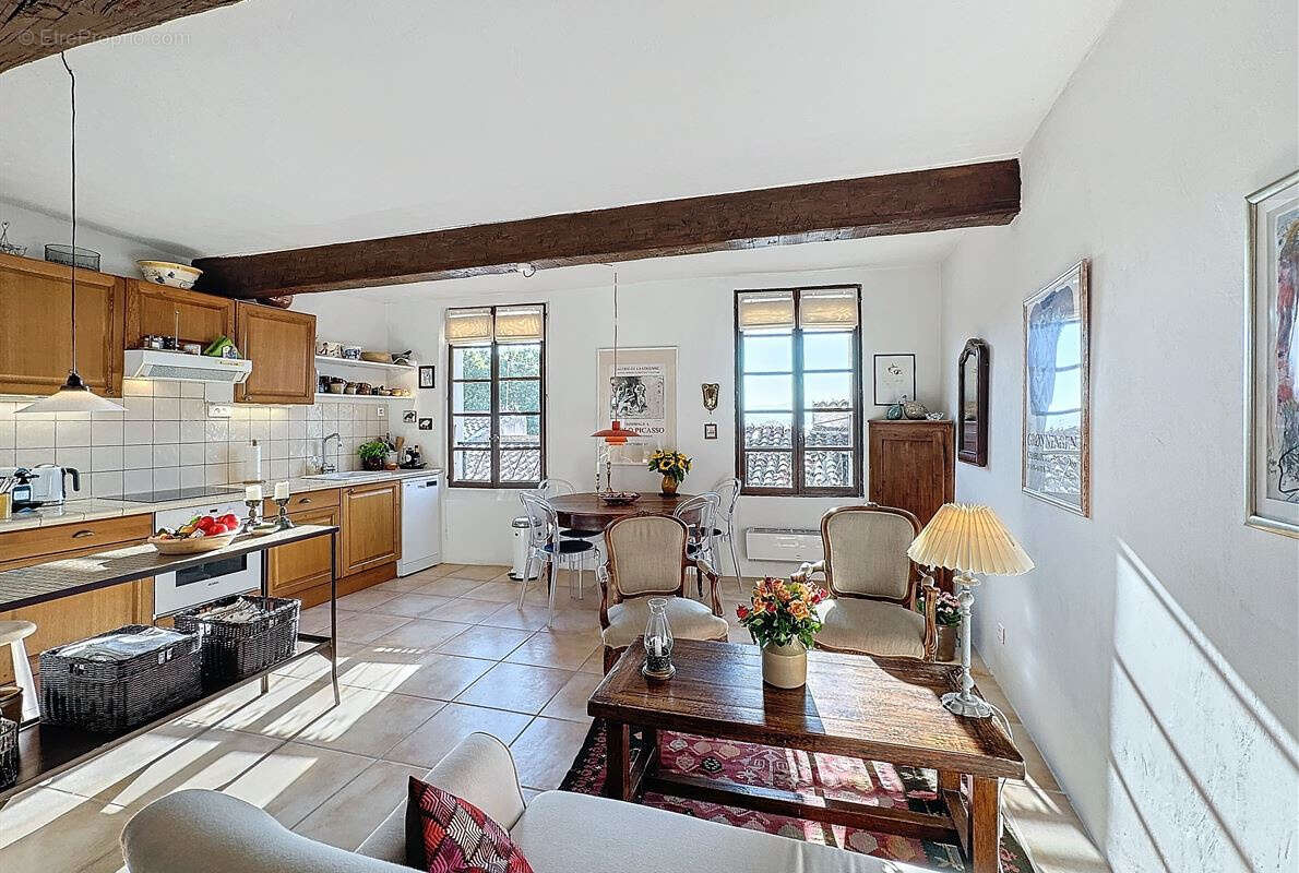 Maison de village de 175m2 avec terrasse. - photo 5