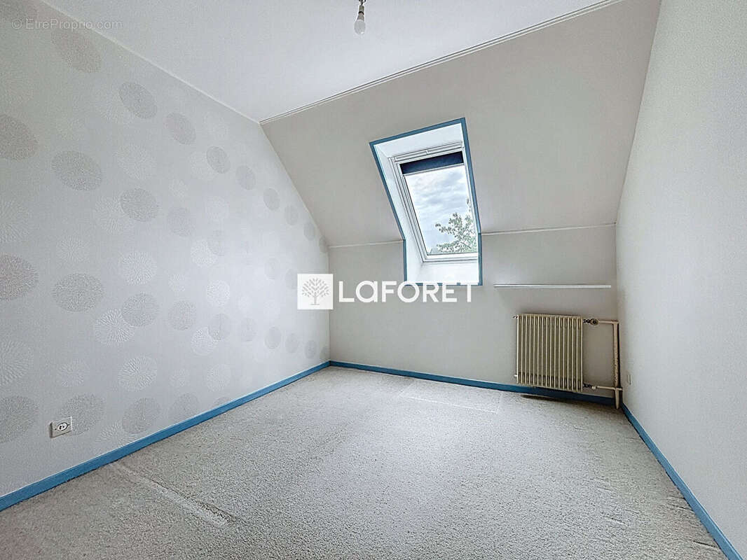 Maison à VERT-SAINT-DENIS