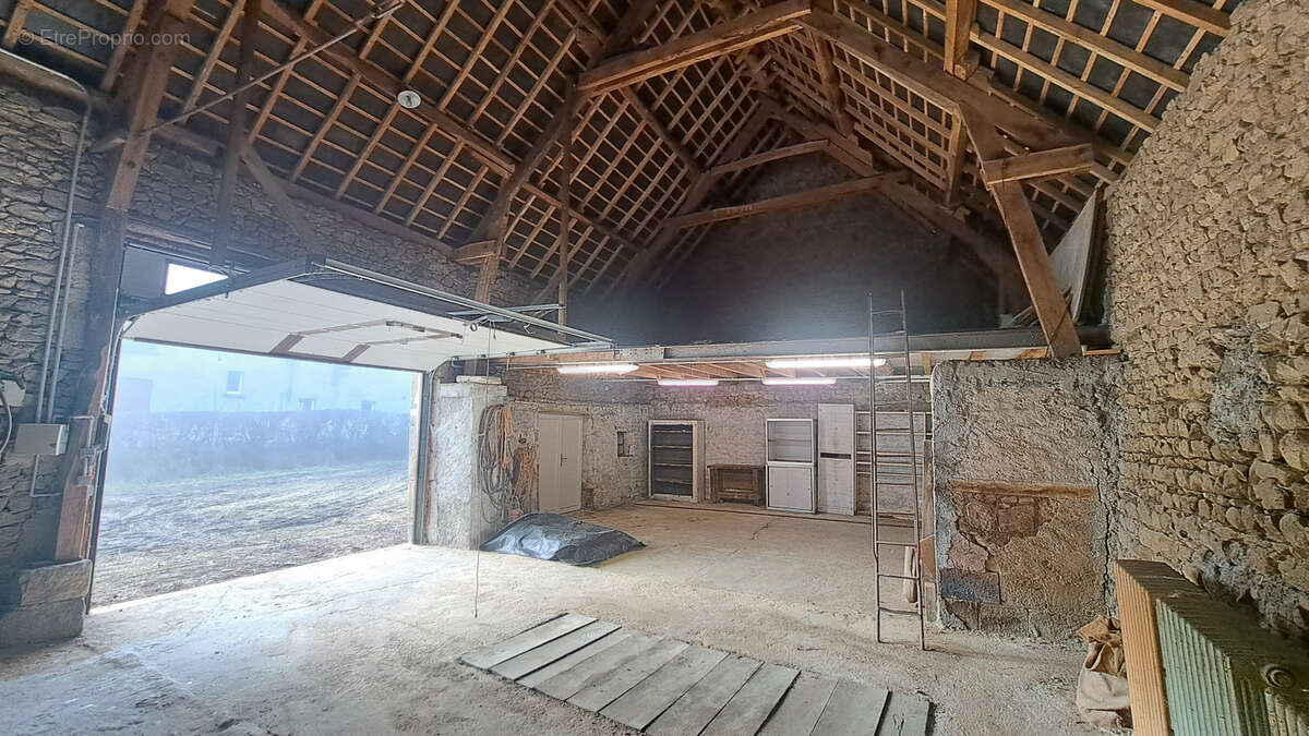 Maison à SAINT-PRIEST-DES-CHAMPS