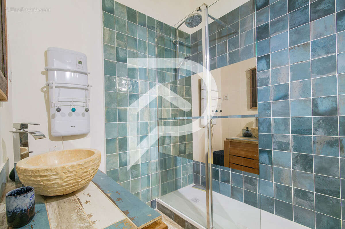 Appartement à MARSEILLE-2E