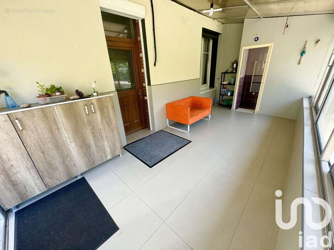 Photo 3 - Maison à LA CHAPELLE-SAINT-MESMIN