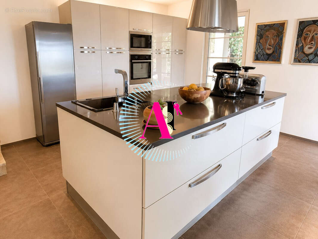 Maison 180 m² à Montauroux  - photo 2