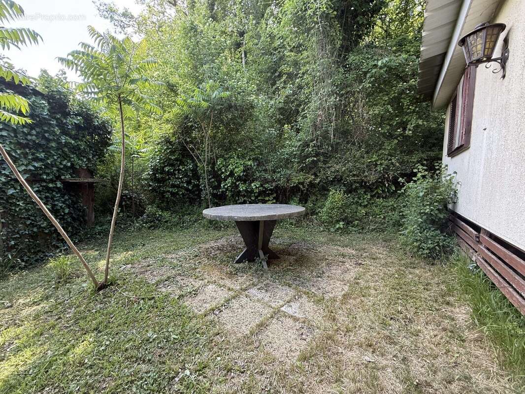 Terrain à VILLAINES-LES-ROCHERS