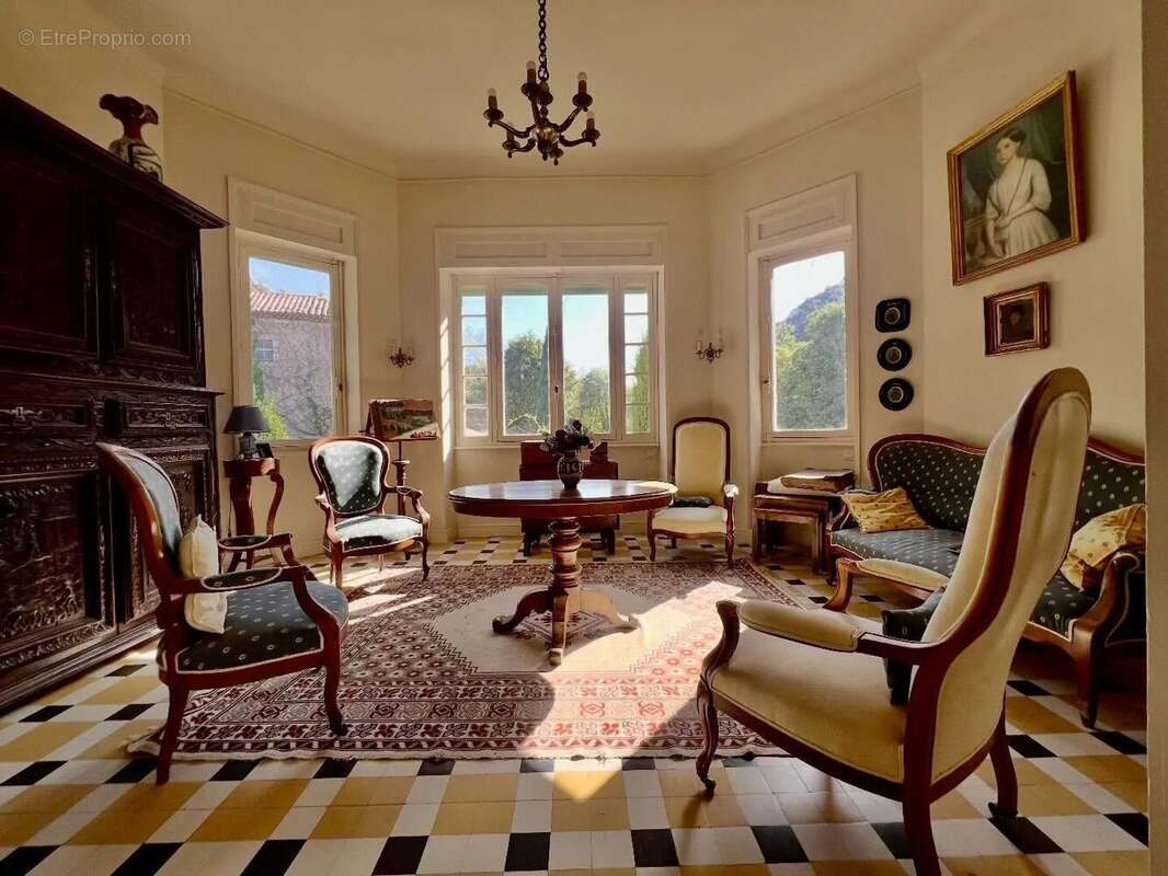 Maison à SAINT-VICTOR-LA-COSTE