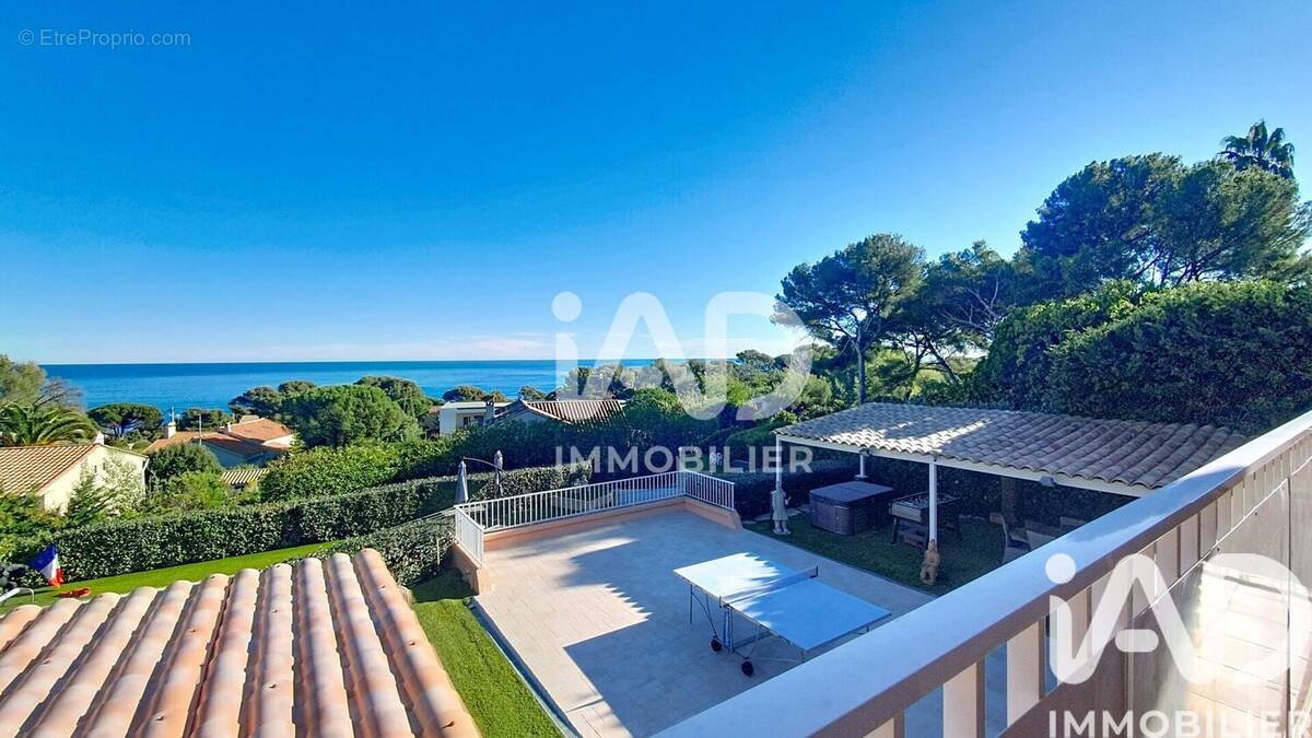Photo 1 - Maison à ROQUEBRUNE-SUR-ARGENS