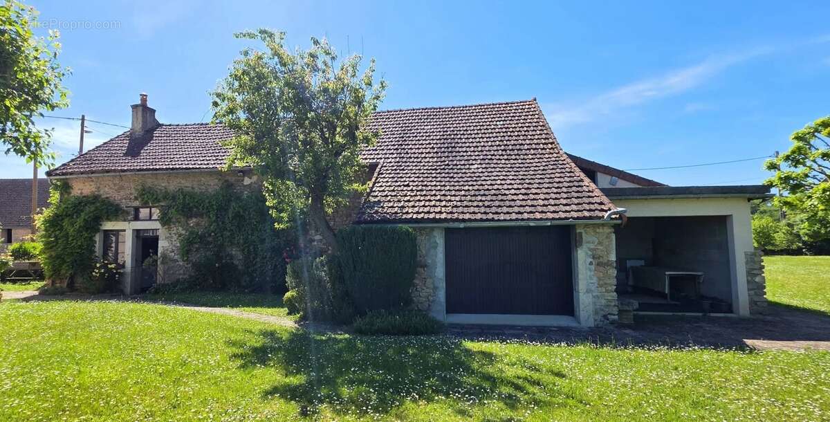 Maison à THOISY-LA-BERCHERE