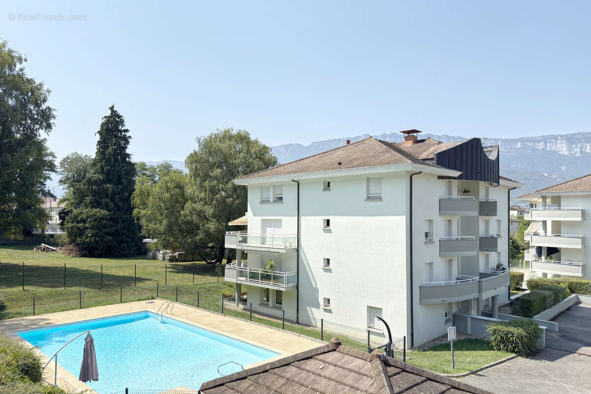 T2 dans copropriete de standing avec piscine, terrasse, garage et cave ! - photo 2