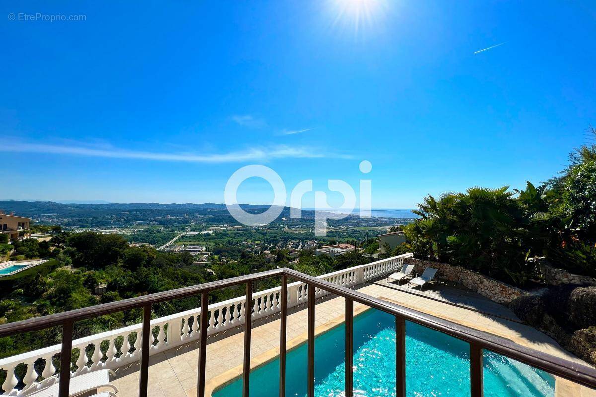 Maison à MANDELIEU-LA-NAPOULE