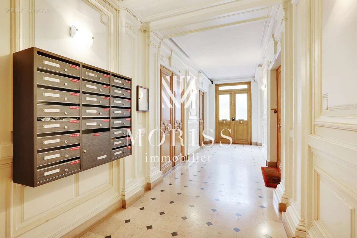 Appartement à PARIS-8E