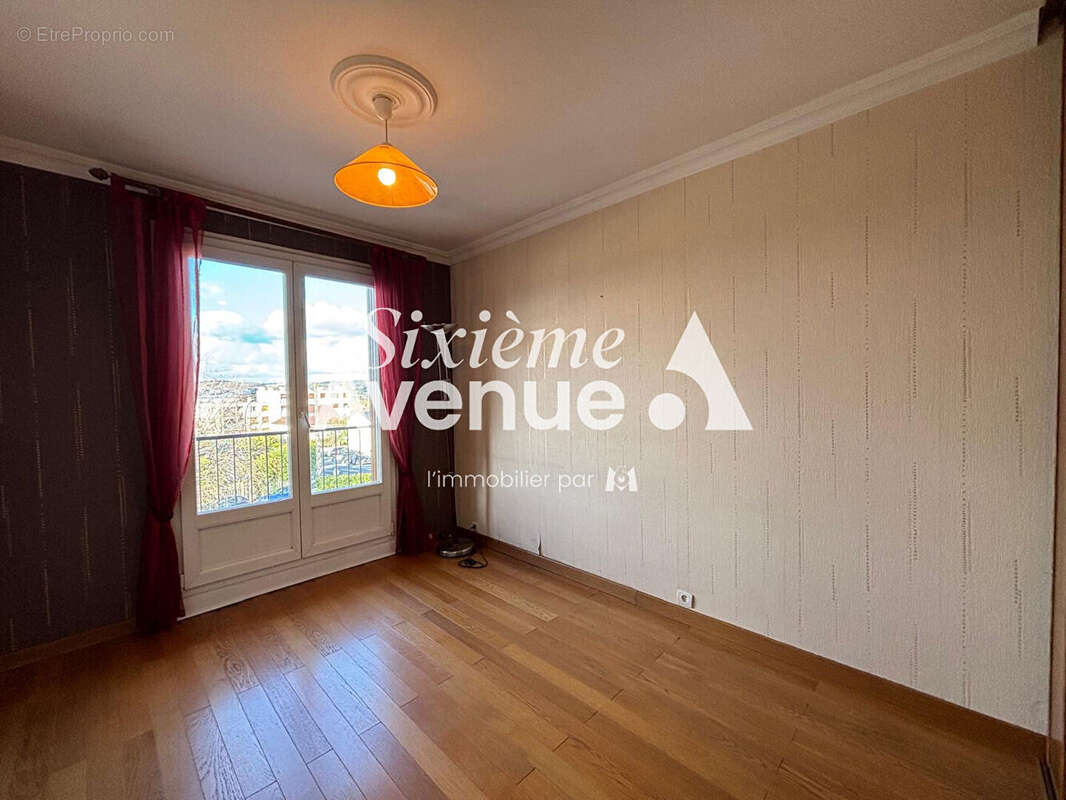 Appartement à SARTROUVILLE