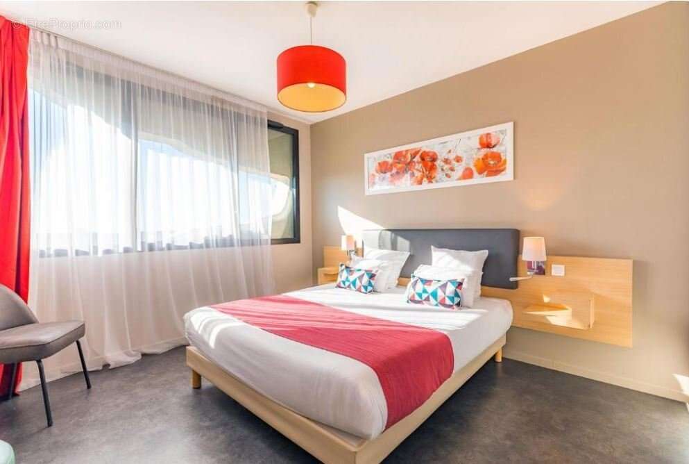 INVESTISSEMENT LOCATIF  MONTPELLIER  Résidence de tourisme Appart'City Confort Montpellier Millénaire  7.17 % de rentabilité - photo 2