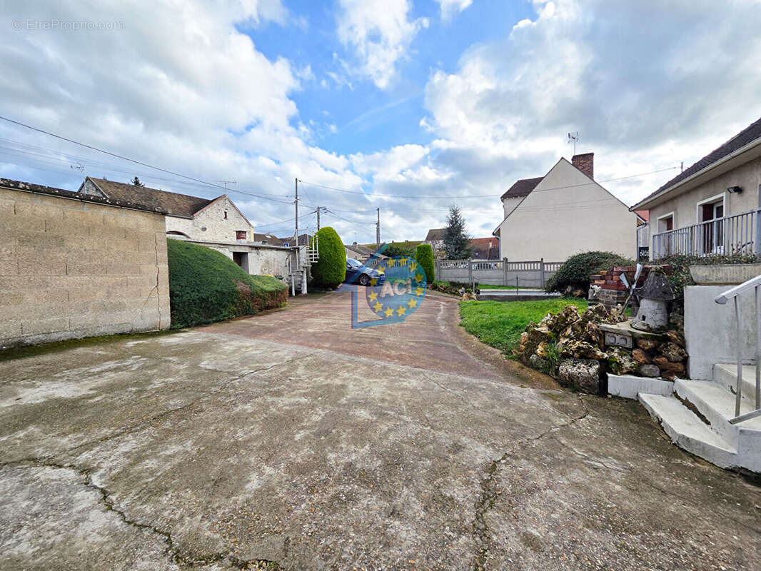 Maison à BREUIL-BOIS-ROBERT