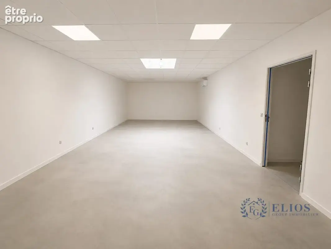Commerce 250 m² à vendre à Saint-Maximin-La-Sainte-Baume (83470) - photo 6