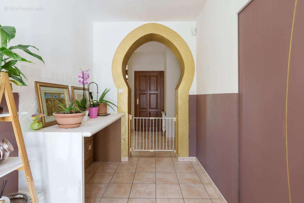 Maison à MIRECOURT