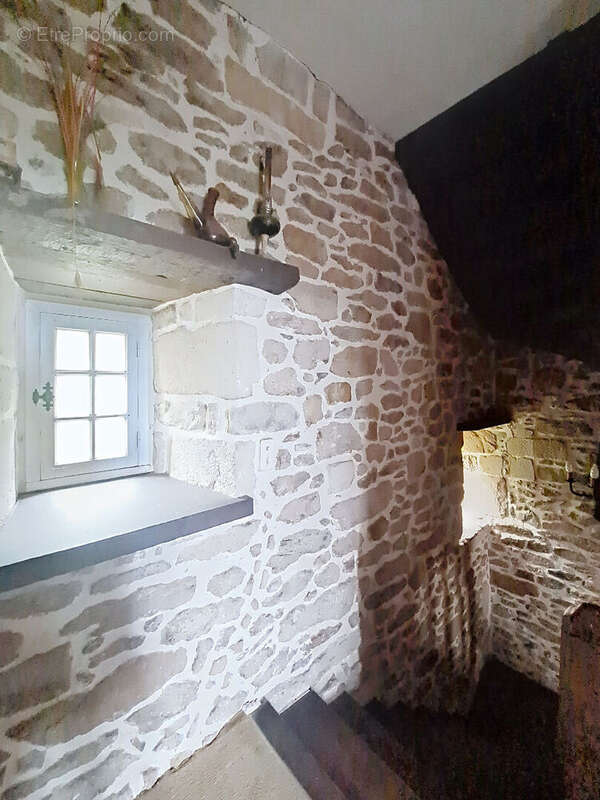 Maison à SAINT-MELOIR-DES-BOIS