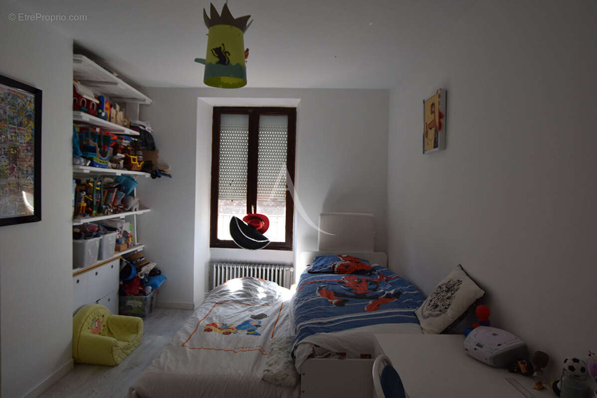 Maison à VARENNES-JARCY