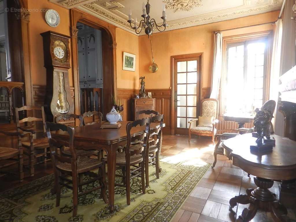 Maison à SAINT-PIERRE-SUR-DIVES