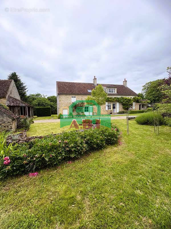 Maison à PREMERY