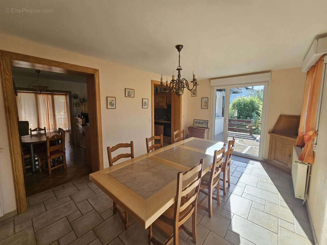 Maison à VERCEL-VILLEDIEU-LE-CAMP