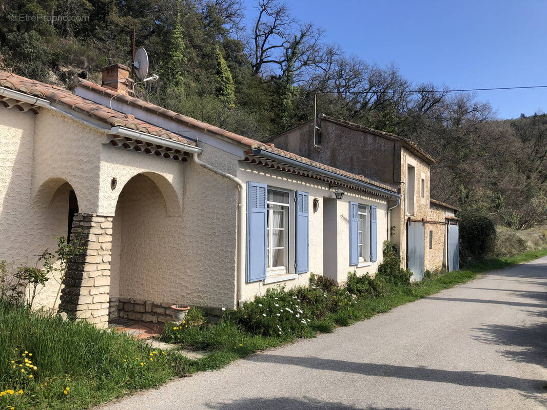 Maison à BONNIEUX